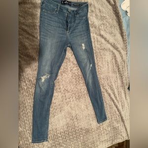 Hollister jeans with small rips